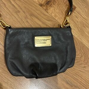 Marc Jacobs crossbody purse. Gray with gold.